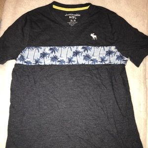 abercrombie kids palm tree t-shirt *great condit.*